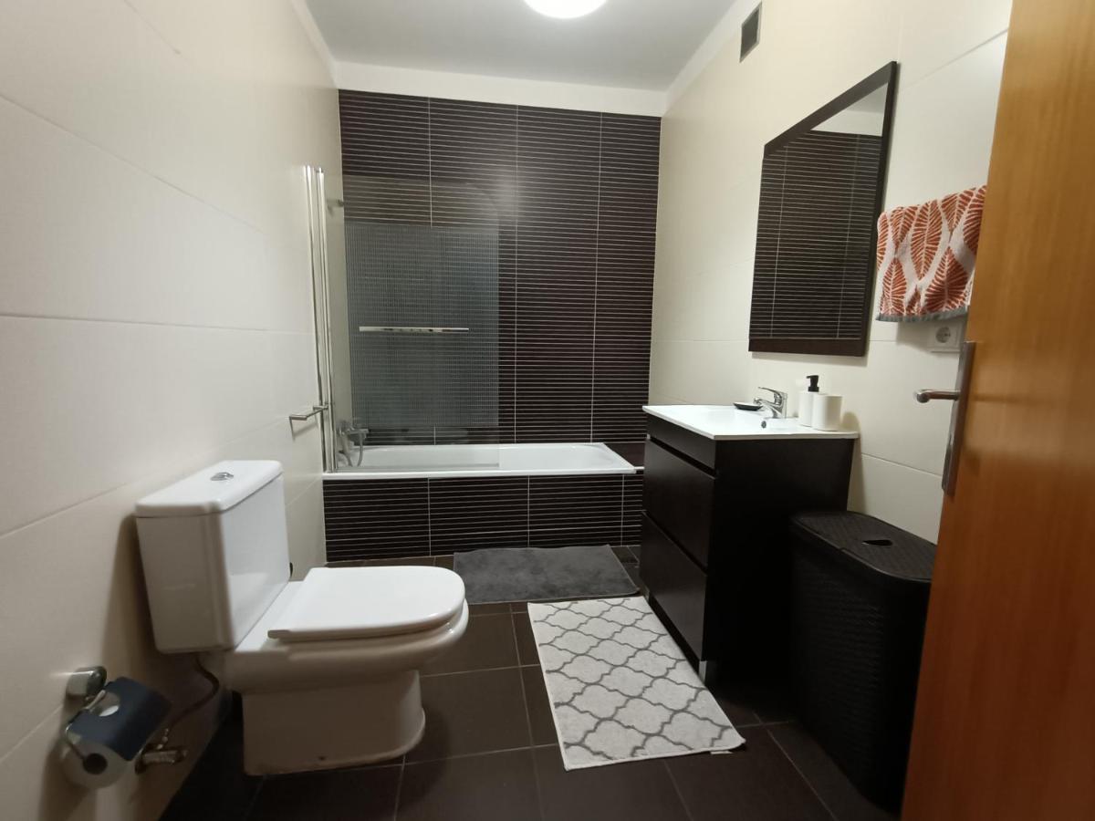 Modern 1Br For 4 - Great For Long Stays, 10 Min To Attractions Vila Nova de Gaia Extérieur photo